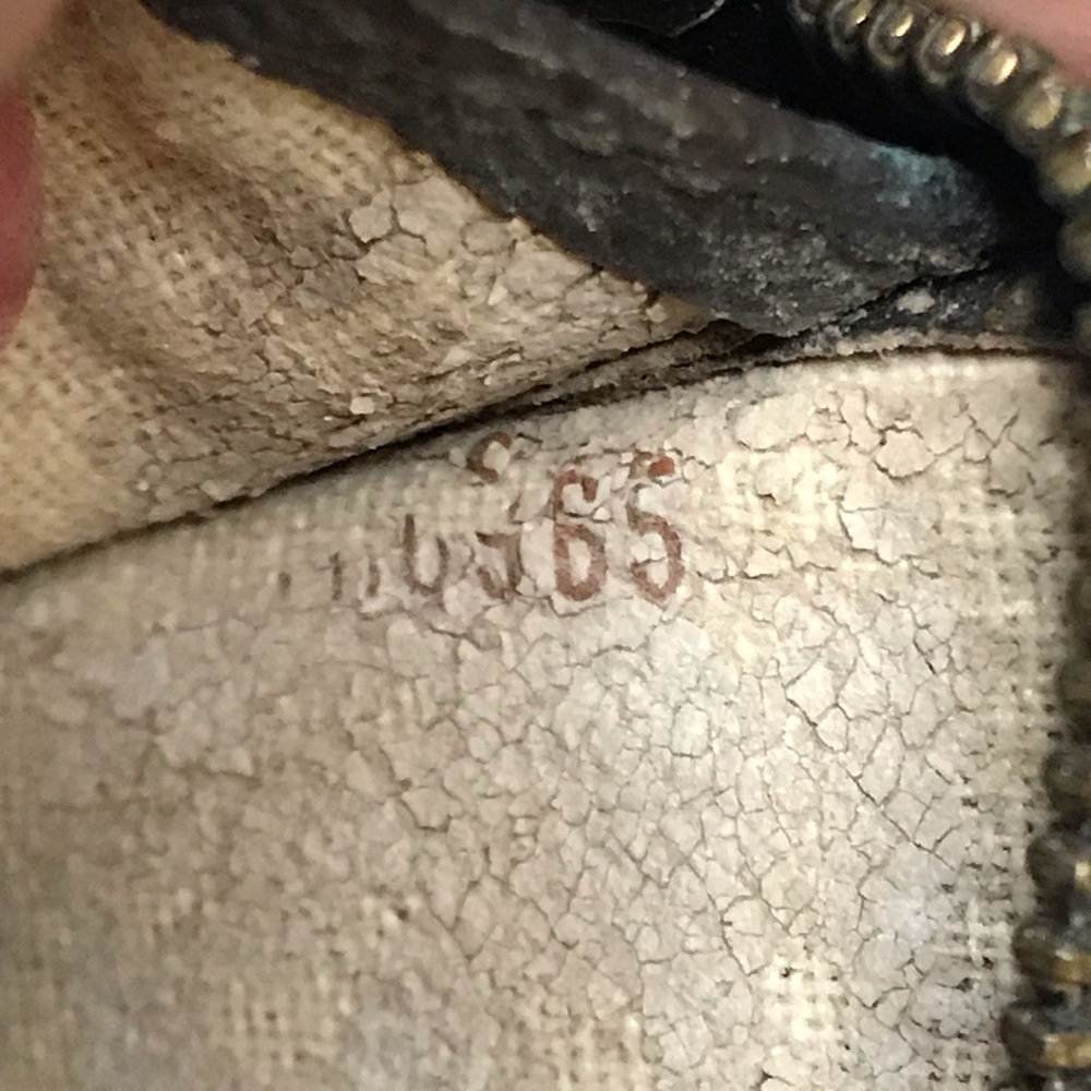 AUTH Louis Vuitton Toiletry Pouch 15 TH0965 - Picture 7 of 7
